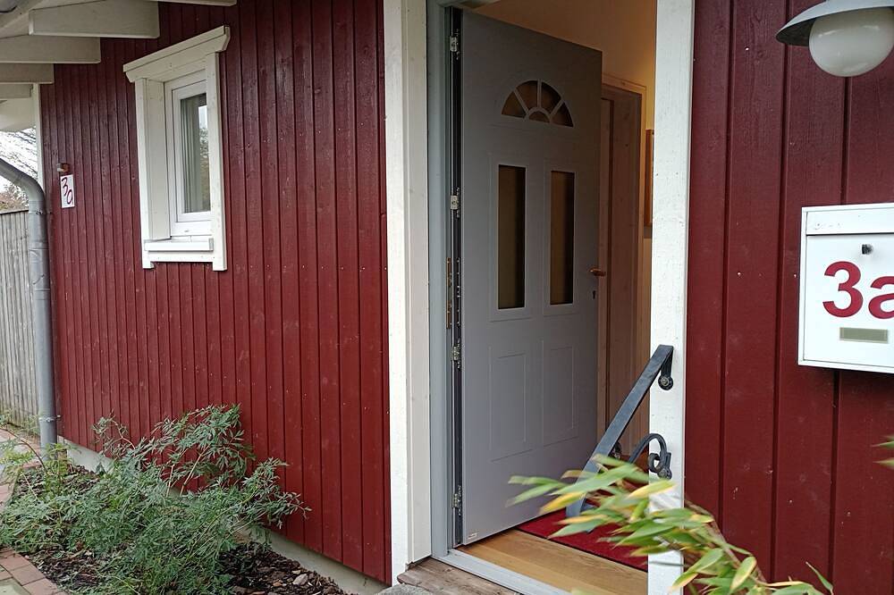 Das Pustehus in Grödersby, Weitblick über Wiese und Feld zur Schlei in Grödersby, Kappeln & Umgebung