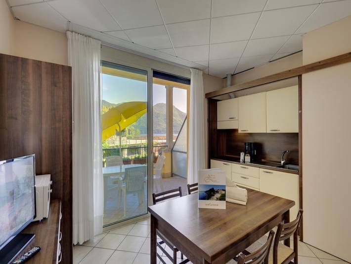 Ferienwohnung für 2 Personen, mit Pool und Garten sowie Balkon in Comune di Verbania - 2