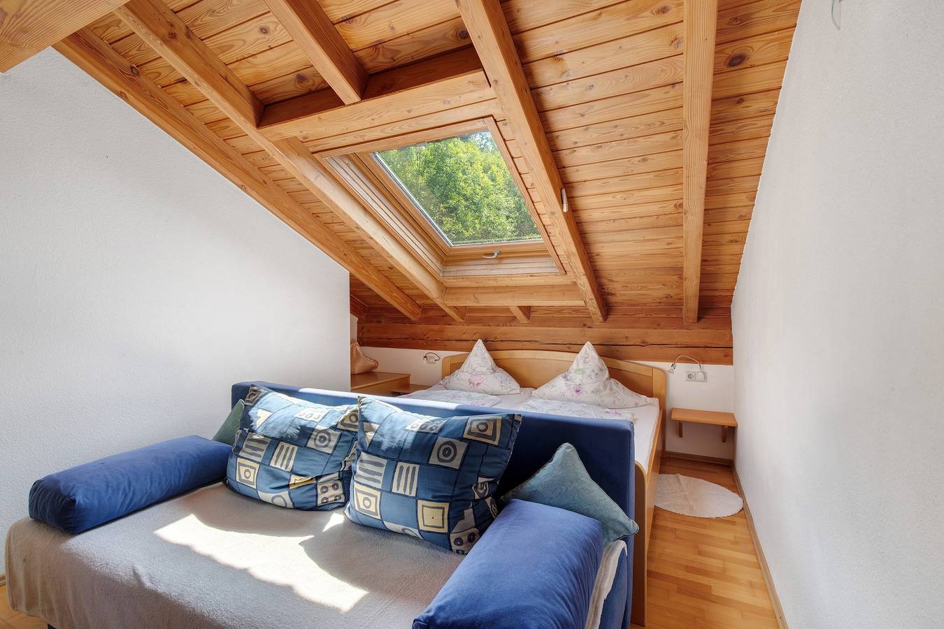 Ganze Wohnung, Ferienwohnung 'H' mit Balkon und Wi-Fi in Lonsee, Lonsee Region