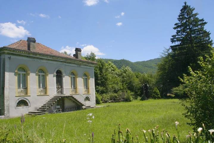 Location de vacances pour 10 personnes, avec jardin, animaux acceptés à Loures-Barousse