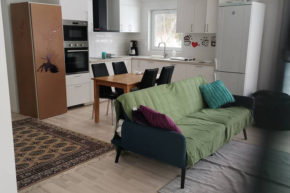 Detta Eleganta Boende är Perfekt för Gruppresor. med 4 Säng in Gävle, Gästrikland