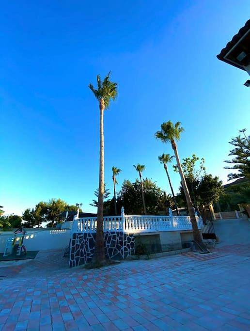 Eight-Bedroom House in Moralet, Alicante