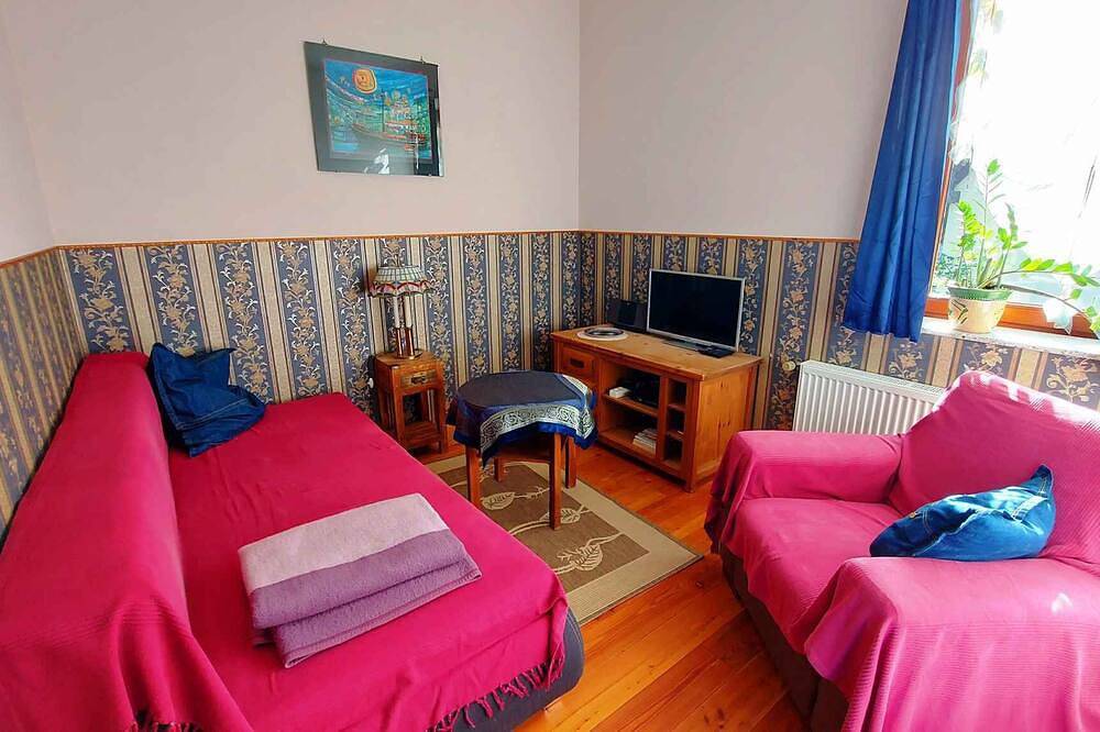 Ganze Wohnung, Ferienwohnung mit einer wunderschönen Aussicht ins Rheintal, mit Sauna in Kamp-Bornhofen, Mittelrhein