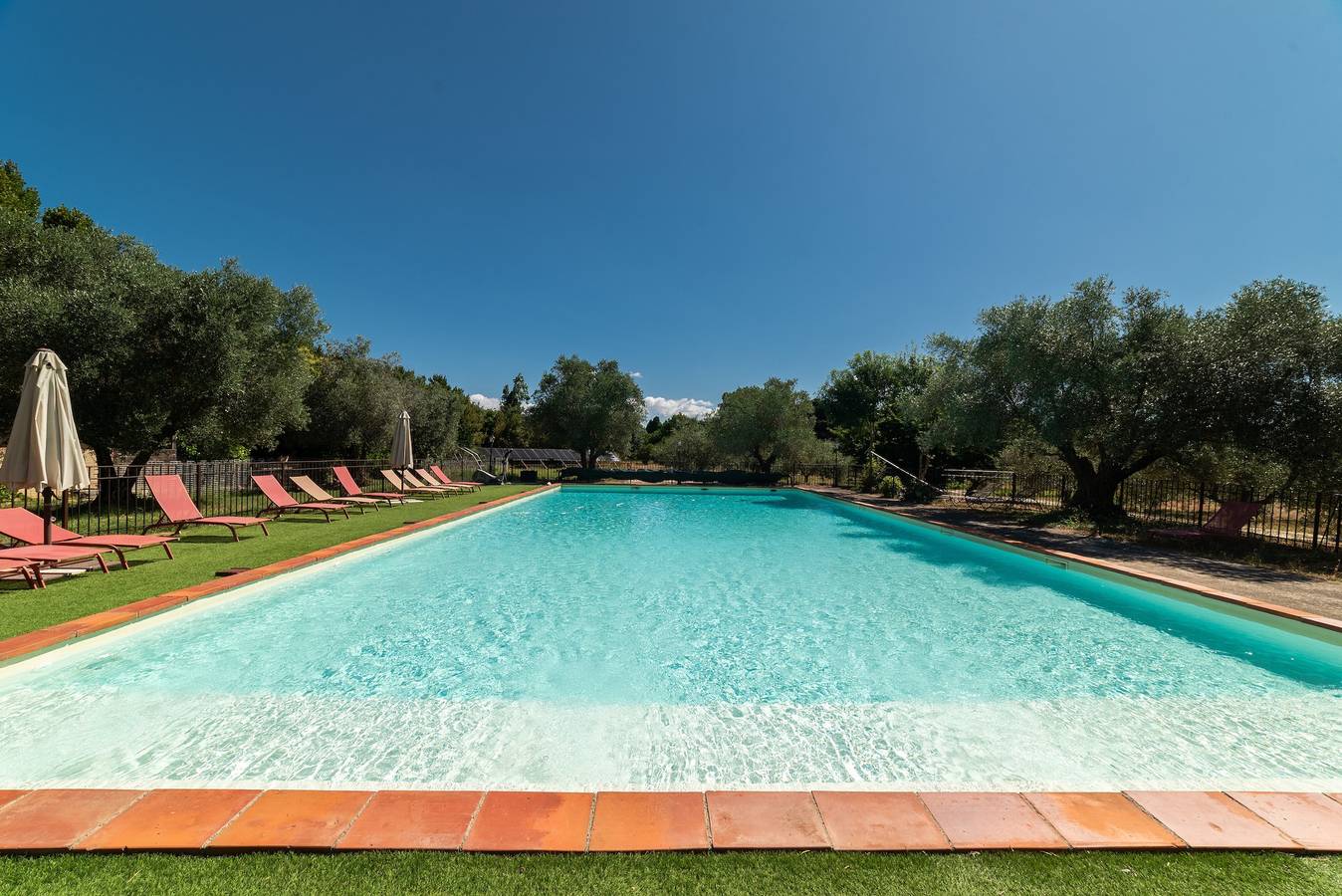 Gîte « Du Mas De L'horte Gafet » avec piscine, terrasses et jardin partagés in Le Soler, Côte méditerranéenne (France)