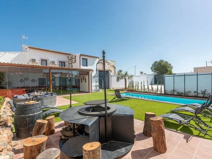Casa rural para 12 personas, con jardín y piscina en Sierra Sur de Sevilla