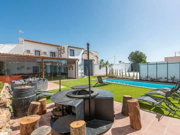 Casa de vacaciones para 12 personas, con piscina y jardín en Sierra Sur de Sevilla
