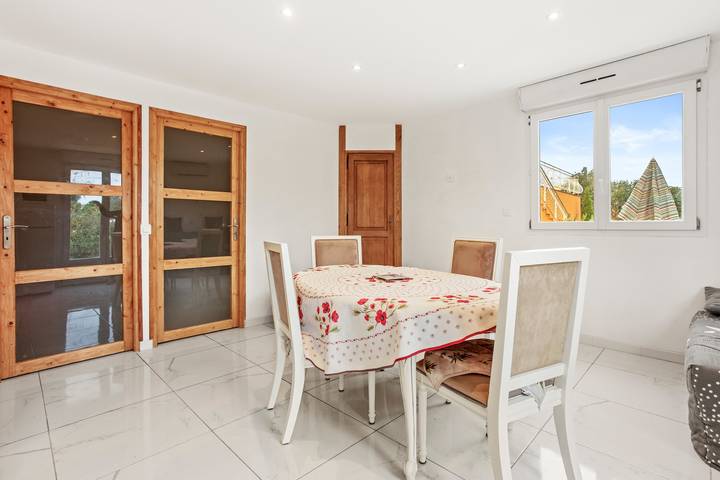 Appartamento intero, Appartamento 'Charmant Appartement Brignoles' con terrazza privata e aria condizionata in Brignoles, Brignoles e dintorni