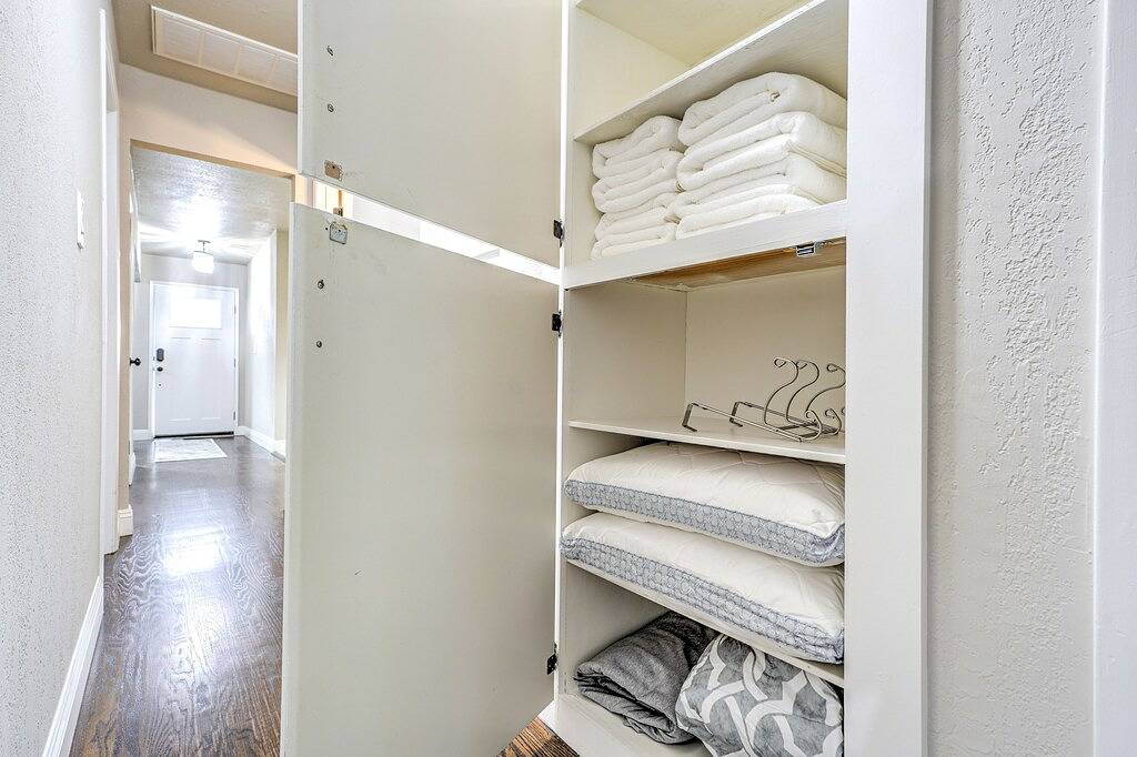 Home near Calistoga w/ heated pool & hot tub in Santa Rosa, California North Coast