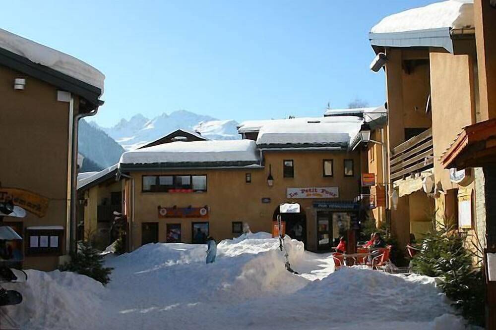 Appartement entier, À 100m des pistes de ski, 1er étage, télévision, 35m², La Norma in La Norma, Villarodin-Bourget