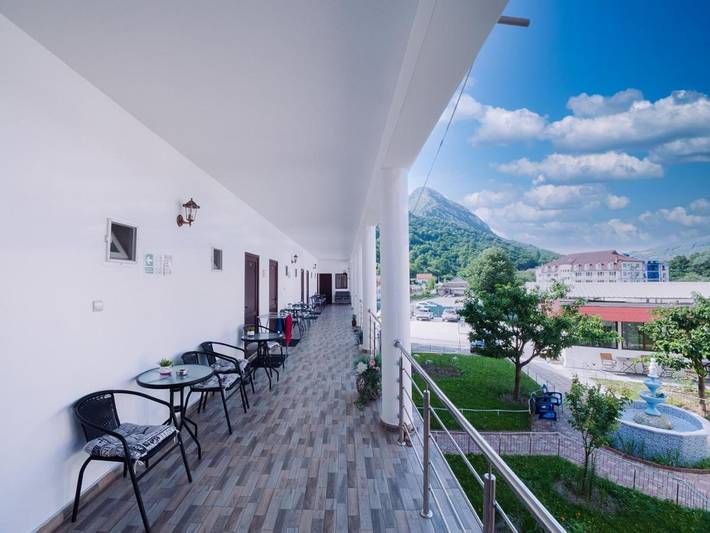 Maison d’hôte pour 2 personnes, avec terrasse ainsi que jardin et vue