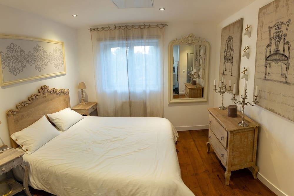Gîte de charme cosy et lumineux, cuisine équipée, chambre élégante, au calme. in Savenay, Vallée de la Loire
