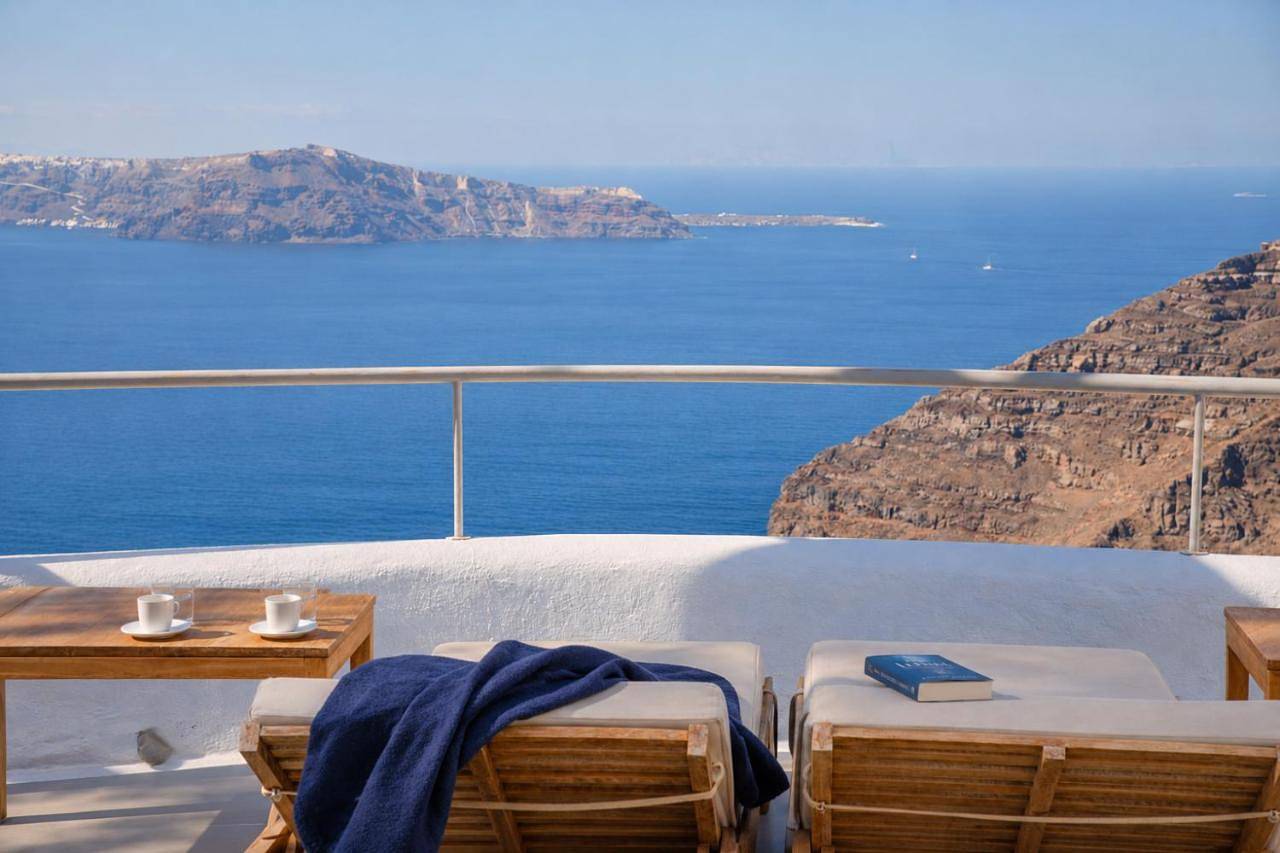 Ikastikies Suites in Firostefani, Thera