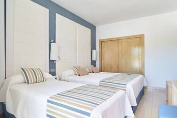 Hôtel pour 3 personnes dans Portinatx