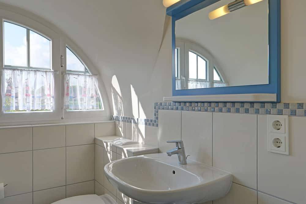 Hübsches Reetdachhaus Seestern in Gramkow, Hohenkirchen