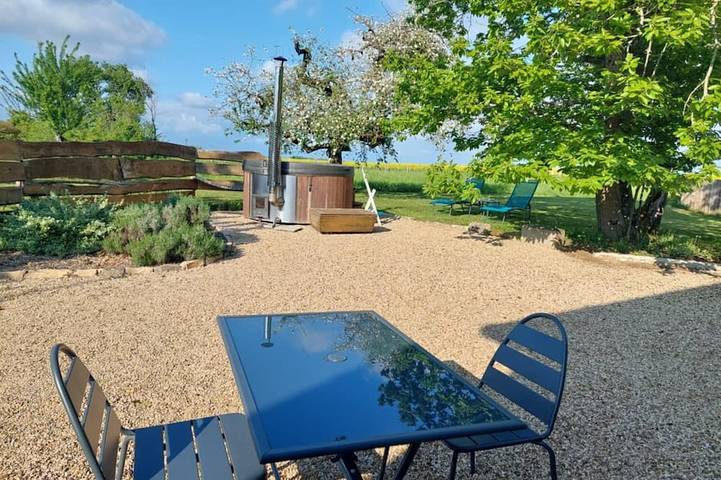 Gîte pour 2 personnes, avec Terrasse et Jardin