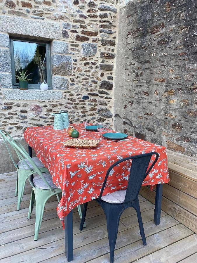 Location de vacances pour 4 personnes, avec terrasse ainsi que vue et jardin à Tréméreuc - 3