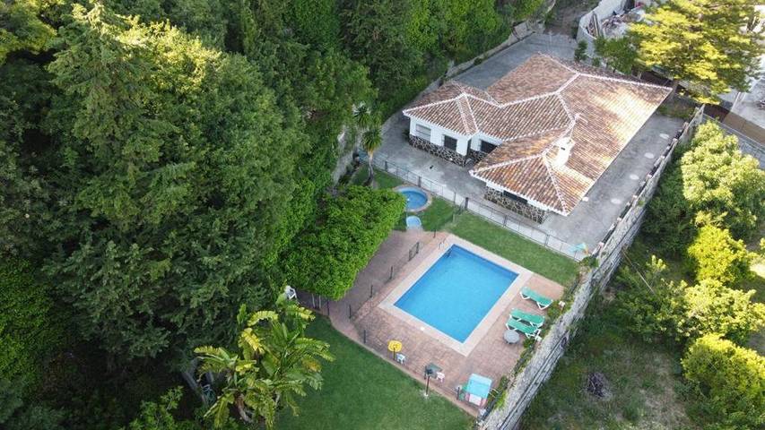 Location de vacances pour 15 personnes, avec vue ainsi que jardin et piscine à Casarabonela - 4