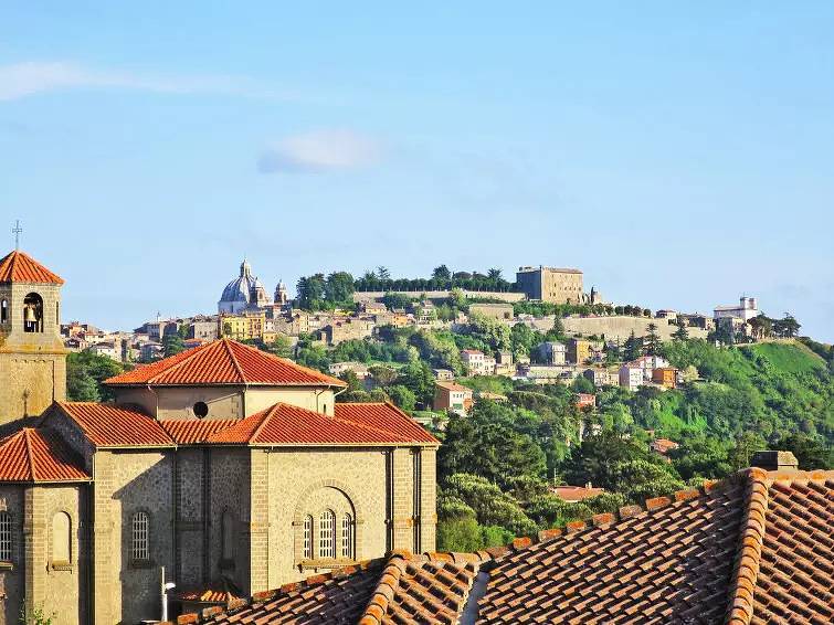 Entire apartment, 1 Room 2 People in Bolsena, Lake Bolsena
