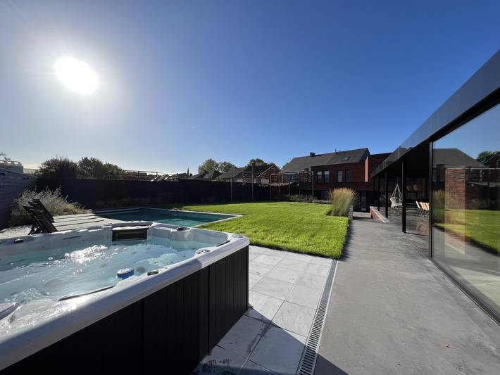 Ferienhaus für 18 Personen, mit Whirlpool und Garten sowie Sauna in Belgien
