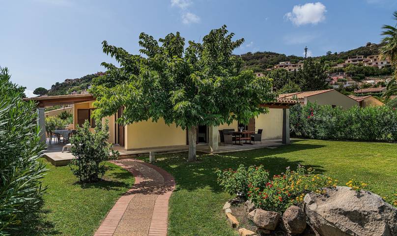 Villa Rosamar – Beachfront Villa for 8 Guests on the Costa Rei in Costa Rei, Muravera