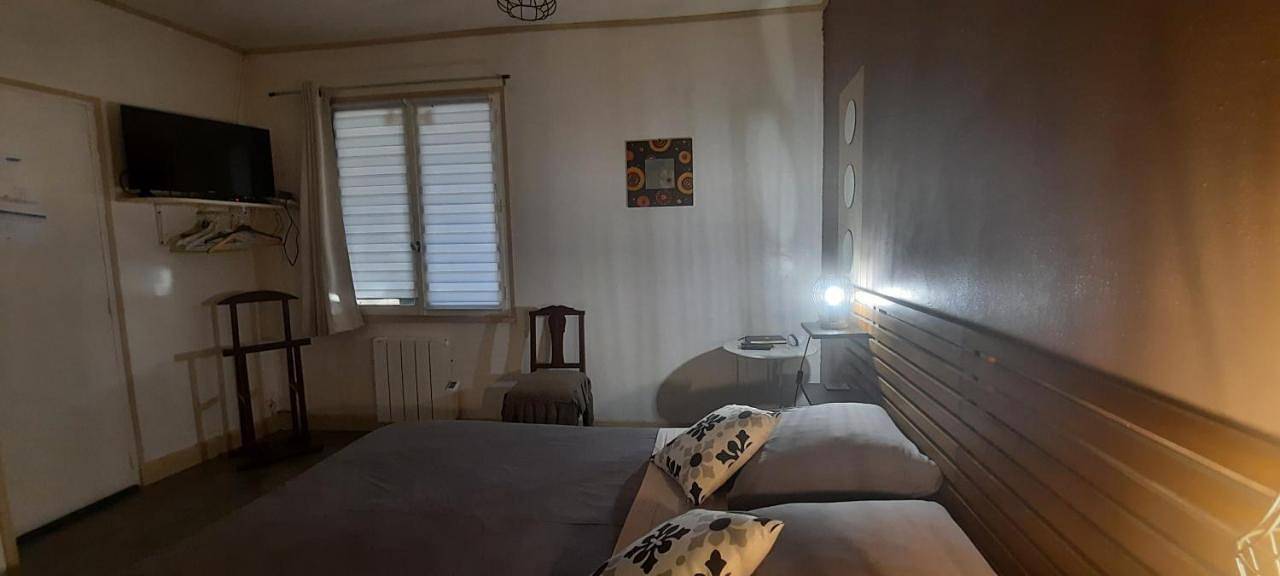 Double Room in Anzex, Région de Nérac
