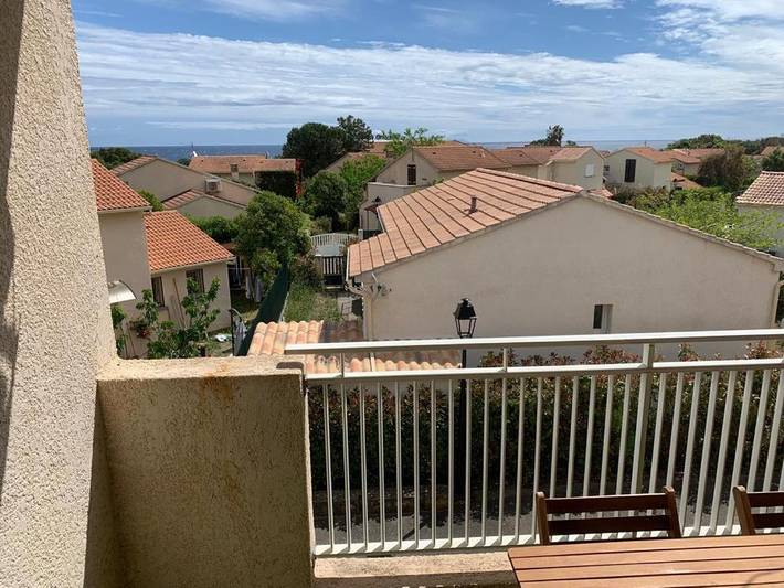 Appartement de vacances pour 2 personnes, avec piscine ainsi que terrasse et vue
