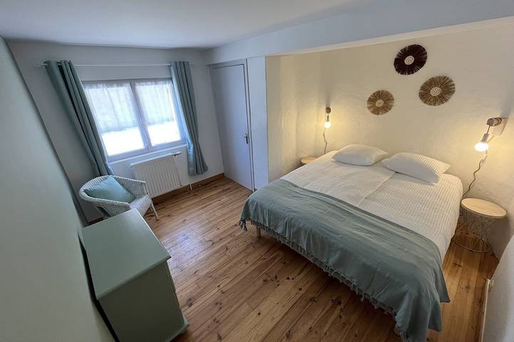 Appartement entier, Shelby - Gîte atypique 6 personnes à 5mn d'Uzès style loft  ambiance automobile in Saint-Quentin-la-Poterie, Région de Nîmes