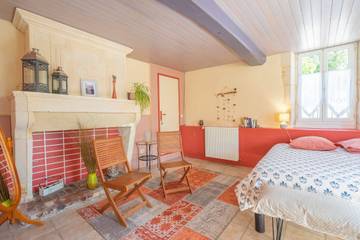 Chambre D’hôte pour 2 Personnes dans Saint-Romain-de-Benet, Région de Saintes, Photo 2