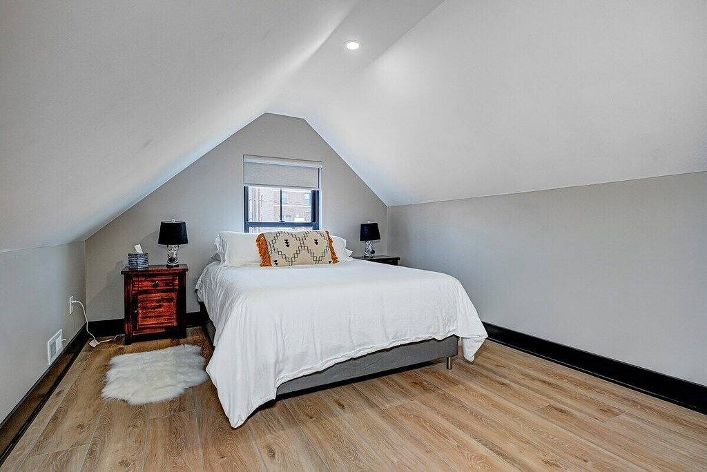 This house is a 3 bedroom(s), 3.5 bathrooms, located in Indianapolis, In. in Indianapolis, Indiana