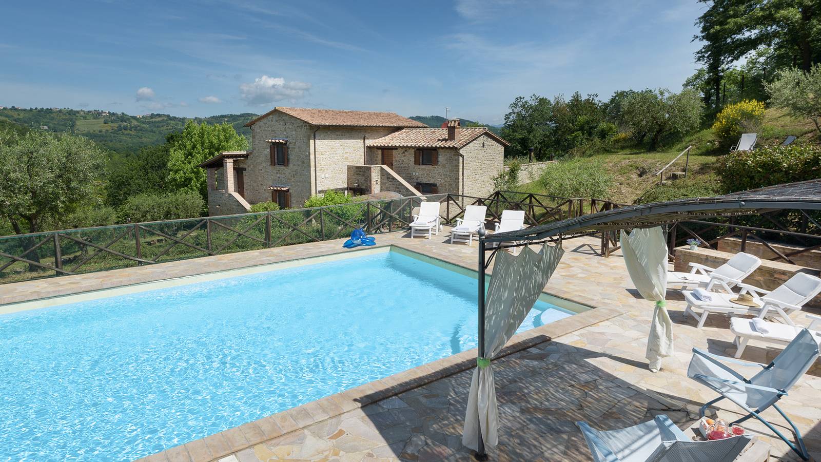 Villa voor 12 personen met tuin in Valfabbrica, Provincie Perugia