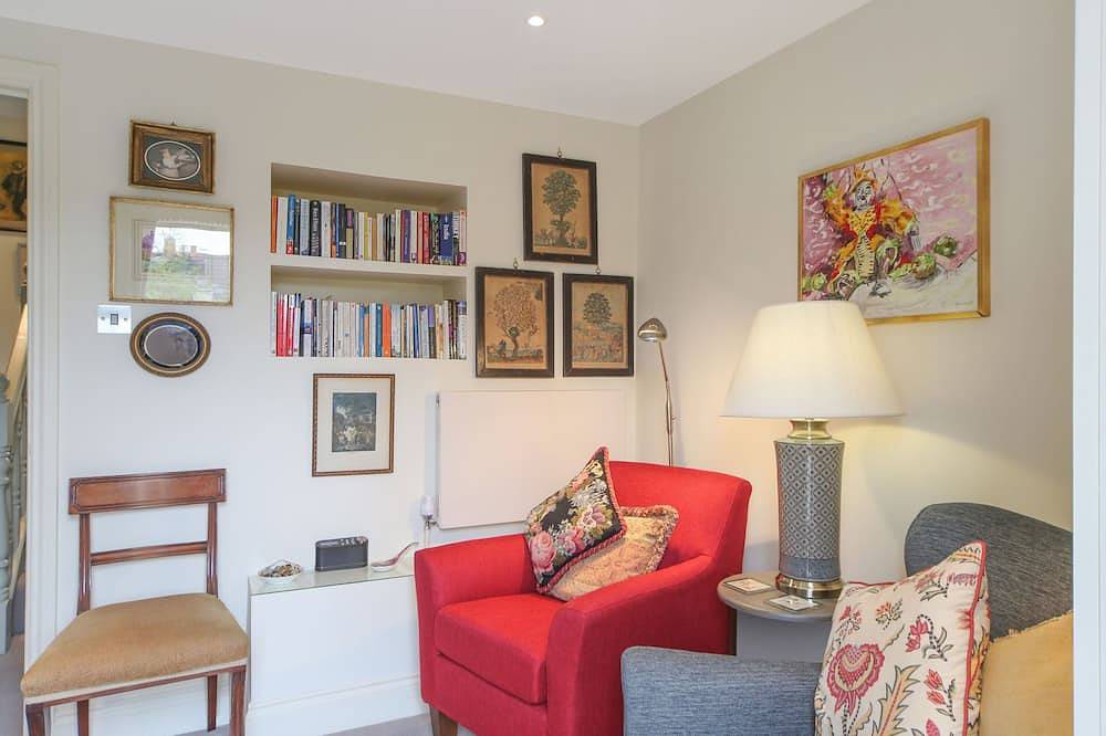 Chambre double confortable avec salle de bains, salon et terrasse sur le toit in Borough londonien de Hammersmith et Fulham, Londres