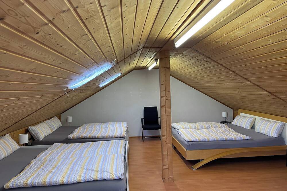 Ganze Wohnung, Pino24 Comfort Ferienwohnung 127 m² mit Pool, zentral, für bis zu12 Personen in Hallenberg, Hochsauerlandkreis