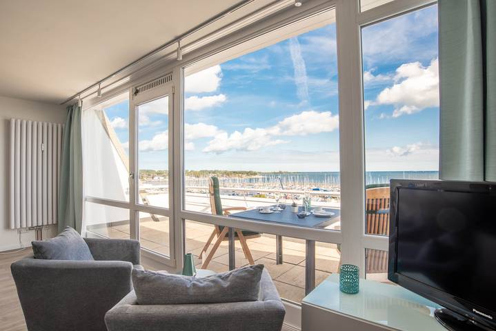 Ferienwohnung mit Meerblick für 2 Personen, mit Balkon an der Kieler Bucht