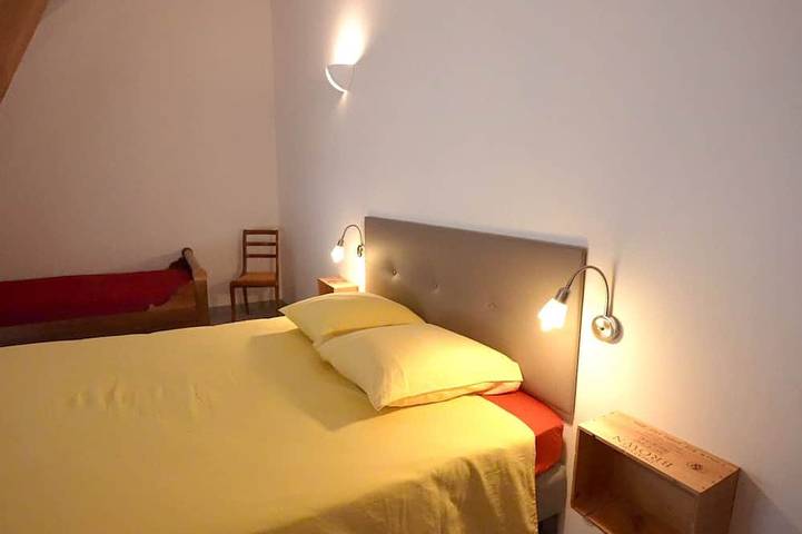 Location de vacances pour 9 personnes, avec piscine et jardin, animaux acceptés à Saint-Georges-de-Montclard - 2