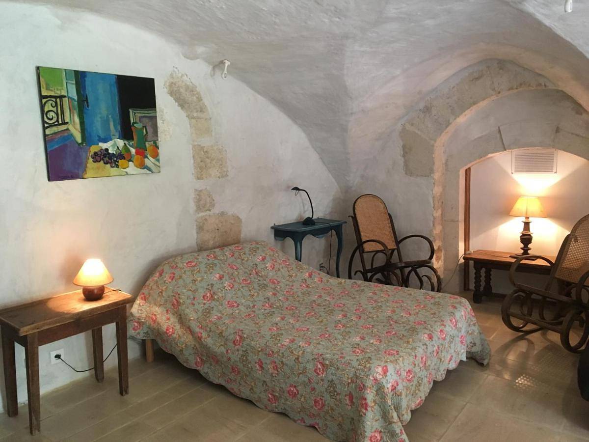 Double Room with Private Bathroom in Goudargues, Région de Nîmes