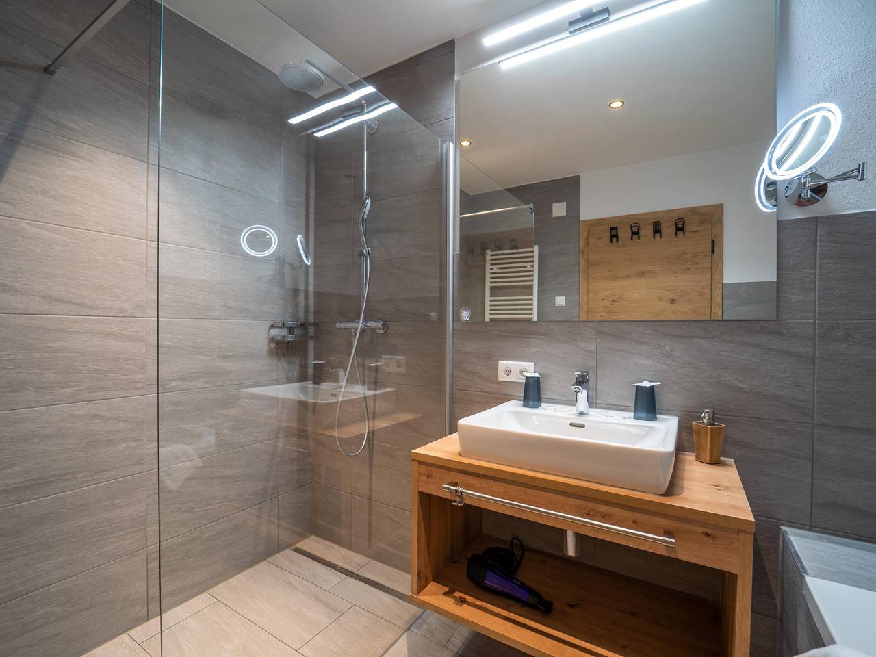 Ganze Wohnung, Wohnung & großer Terrasse bei St. Anton am Arlberg in Lechtaler Alpen, Pettneu am Arlberg