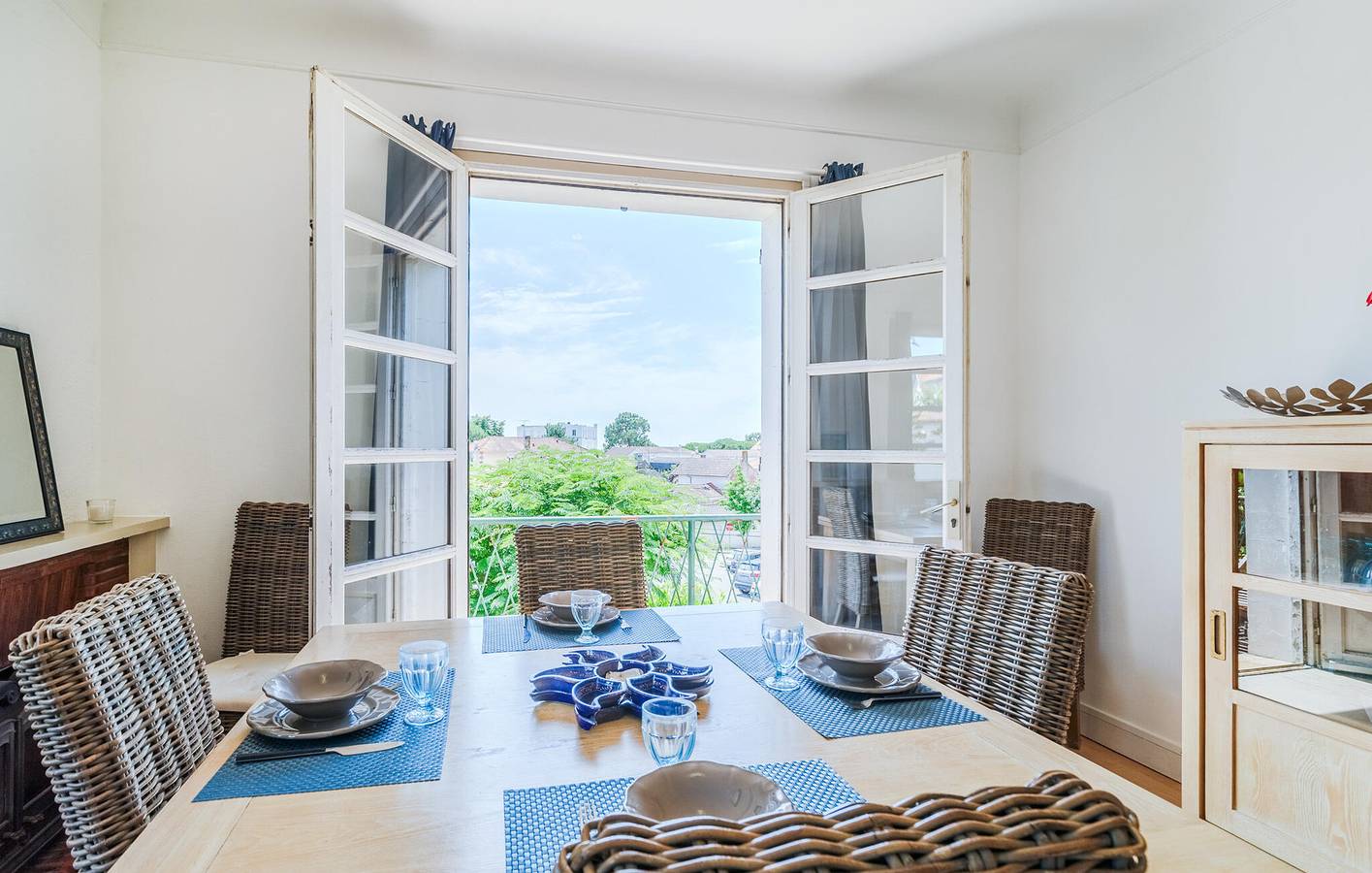Entire holiday apartment, Cozy Garden Apartment 300m from Plage du Bureau in Saint-Palais-sur-Mer, Côte de Beauté