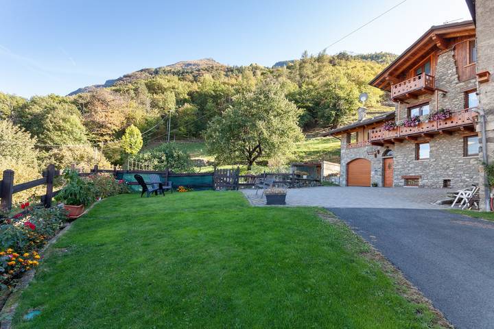 Gîte pour 2 personnes, avec Jardin dans Vallée d'Aoste