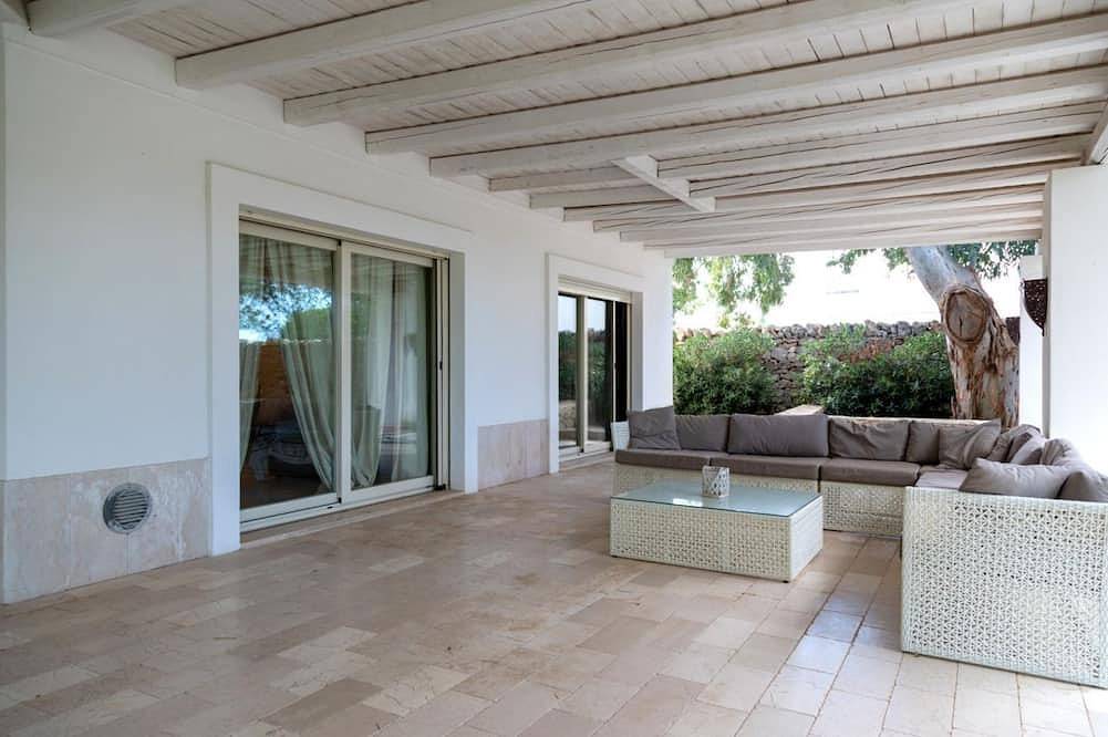 Villa Luna 20 meters from the sea in Punta Prosciutto in Punta Prosciutto, Golf von Tarent