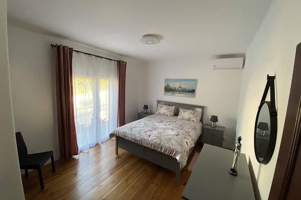 Alvor villa with mountain view. Salt water heatable private pool. in Montes de Alvor, Alvor
