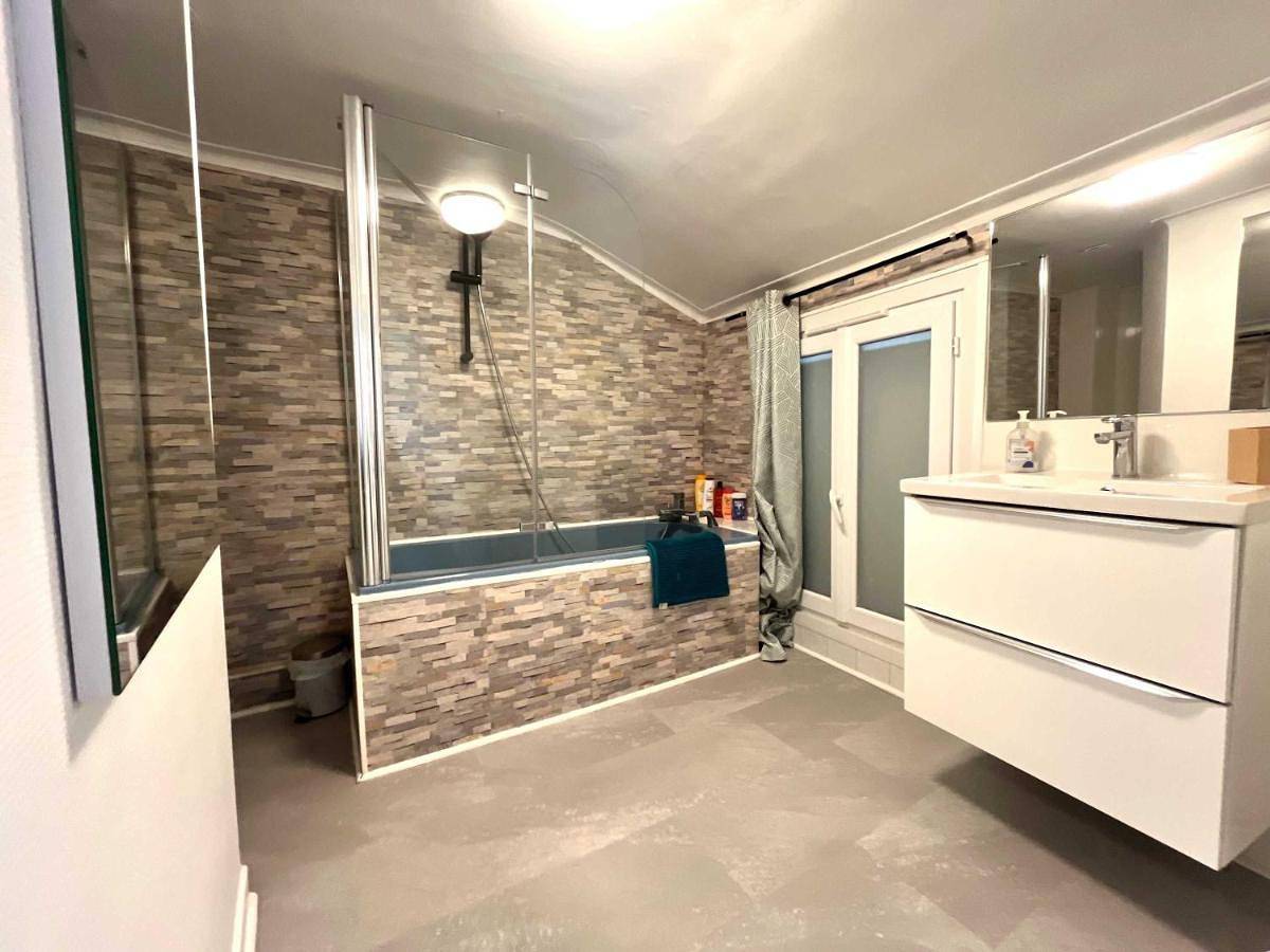 Appartement entier, City Center - Duplex Studio - Close to Rer in Saint-Germain-en-Laye, Yvelines