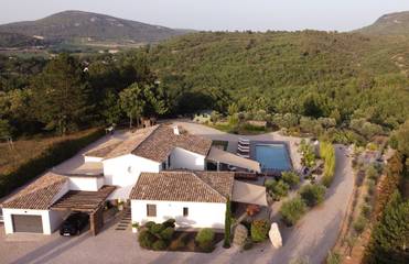 Chambre d’hôte pour 2 personnes, avec jardin et piscine à Rians