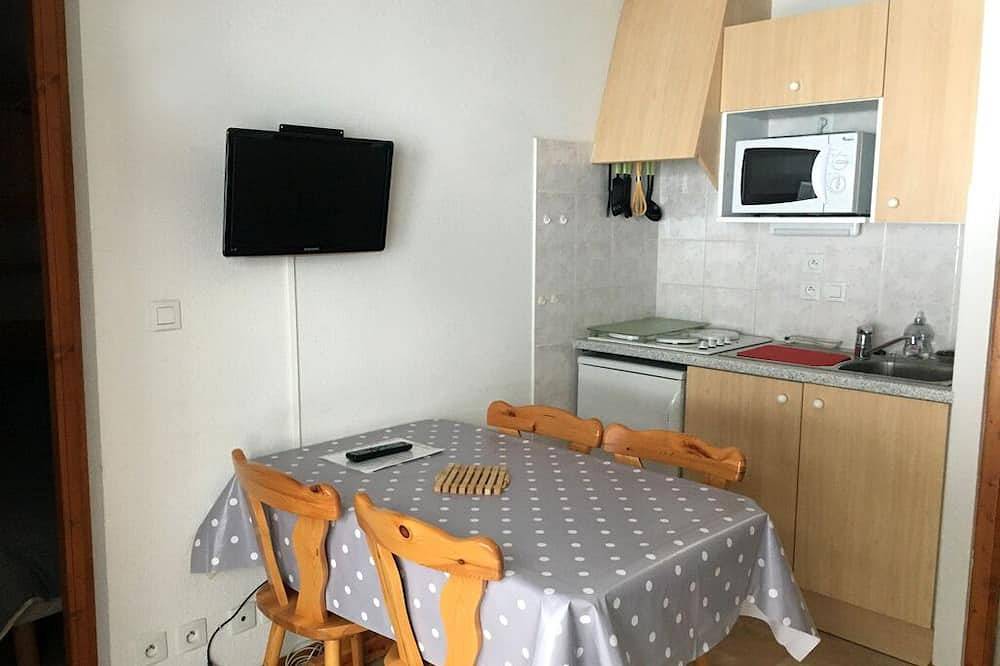 Entire apartment, Appartement Chaleureux, Ambiance Montagne en Front de Neige in Thollon-les-Mémises, Thonon-les-Bains region
