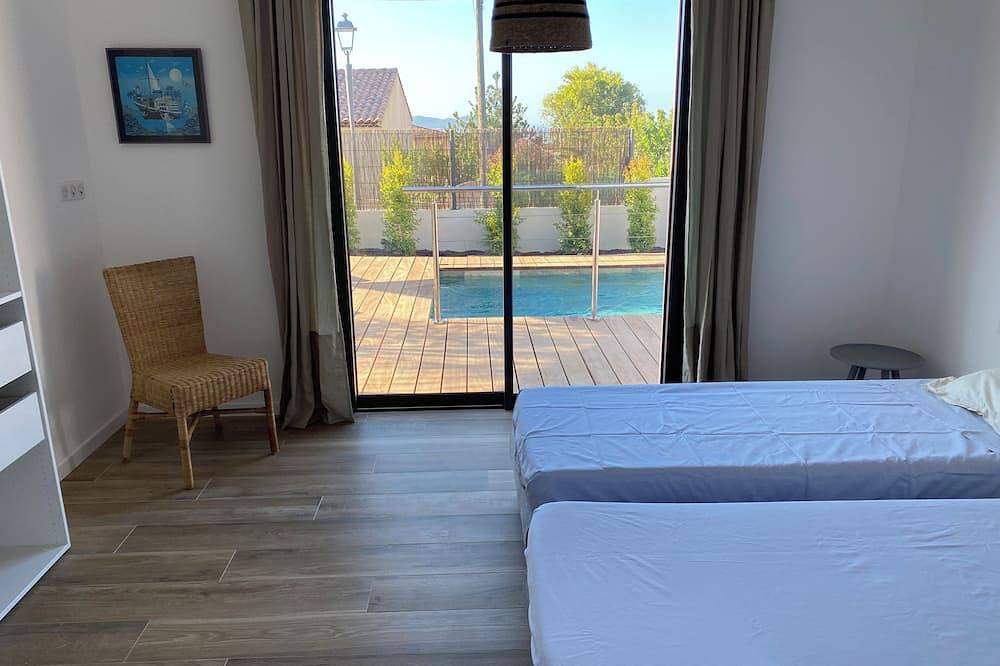 Villa neuve de plain pied à Carqueiranne; 6 couchages; piscine in Carqueiranne, Côte méditerranéenne (France)