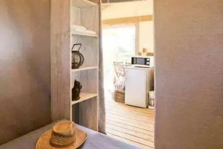Gîte pour 5 personnes, avec Terrasse à Pont-de-Poitte - 2