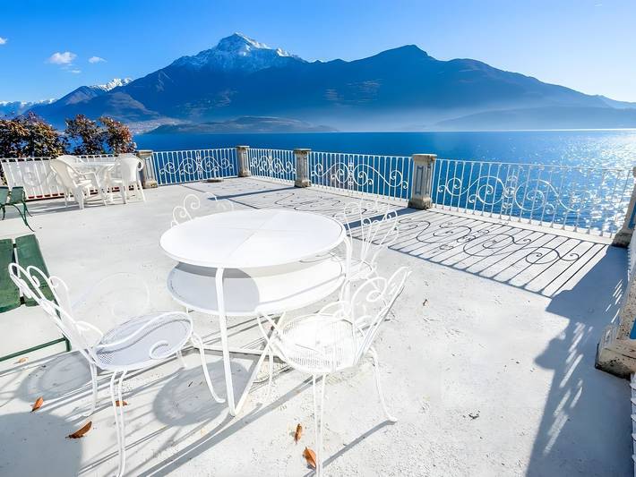 Ferienwohnung für 3 Personen, mit Terrasse und Garten sowie Seeblick und Ausblick in Domaso, Lepontinische Alpen