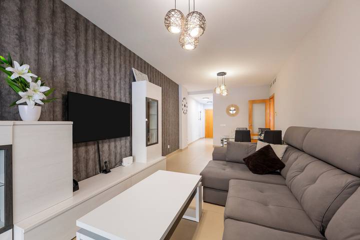 Apartamento entero, Apartamento Sofie Seaview - Frente al mar, familiar, con piscinas y gimnasio in Playa Serena (Roquetas de Mar), Roquetas de Mar