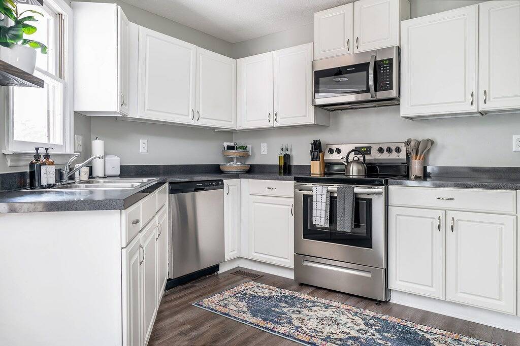 Pinehurst Cottage ★ Serves 8 ★ No Stairs ★ King Bed in Pinehurst, Moore County