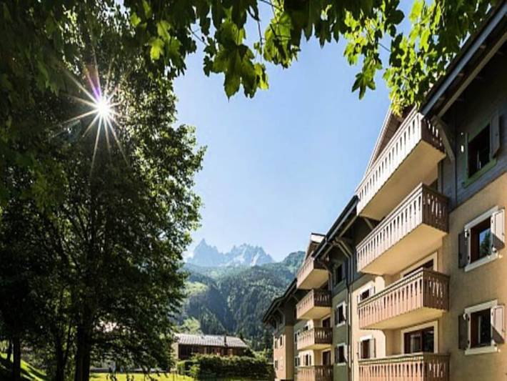 Gîte pour 4 personnes, avec sauna ainsi que piscine et balcon, adapté aux familles dans Gare De Chamonix Mont Blanc