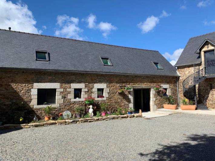 Entire apartment, Apartment 'Ty Sterenn' with private garden, Wi-Fi and air conditioning in Bannalec, Quimper region